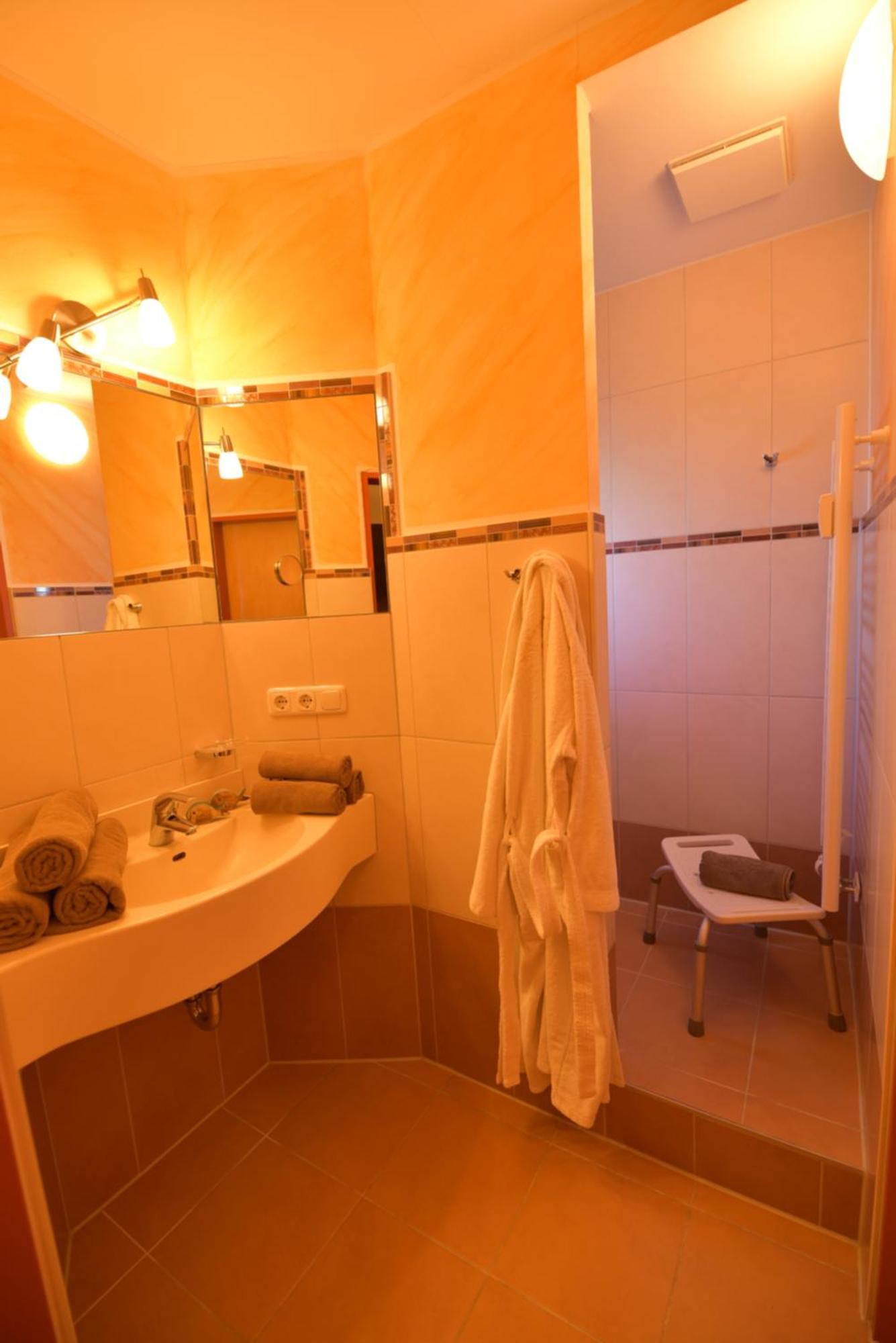 Erlkönig Gästeappartements Bad Füssing Kamer foto